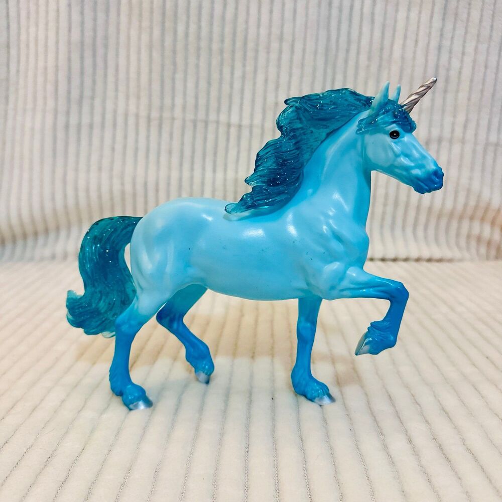 Breyer Paddock Pals SCENTED Sugar Sparkle
Unicorn